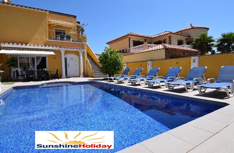 Ferienhaus Arena – 3xWohng. mit Pool in Ampuriabrava