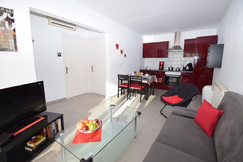 Ferienhaus FeWo ARENA 3 mit Pool u. Klima — Bild 3