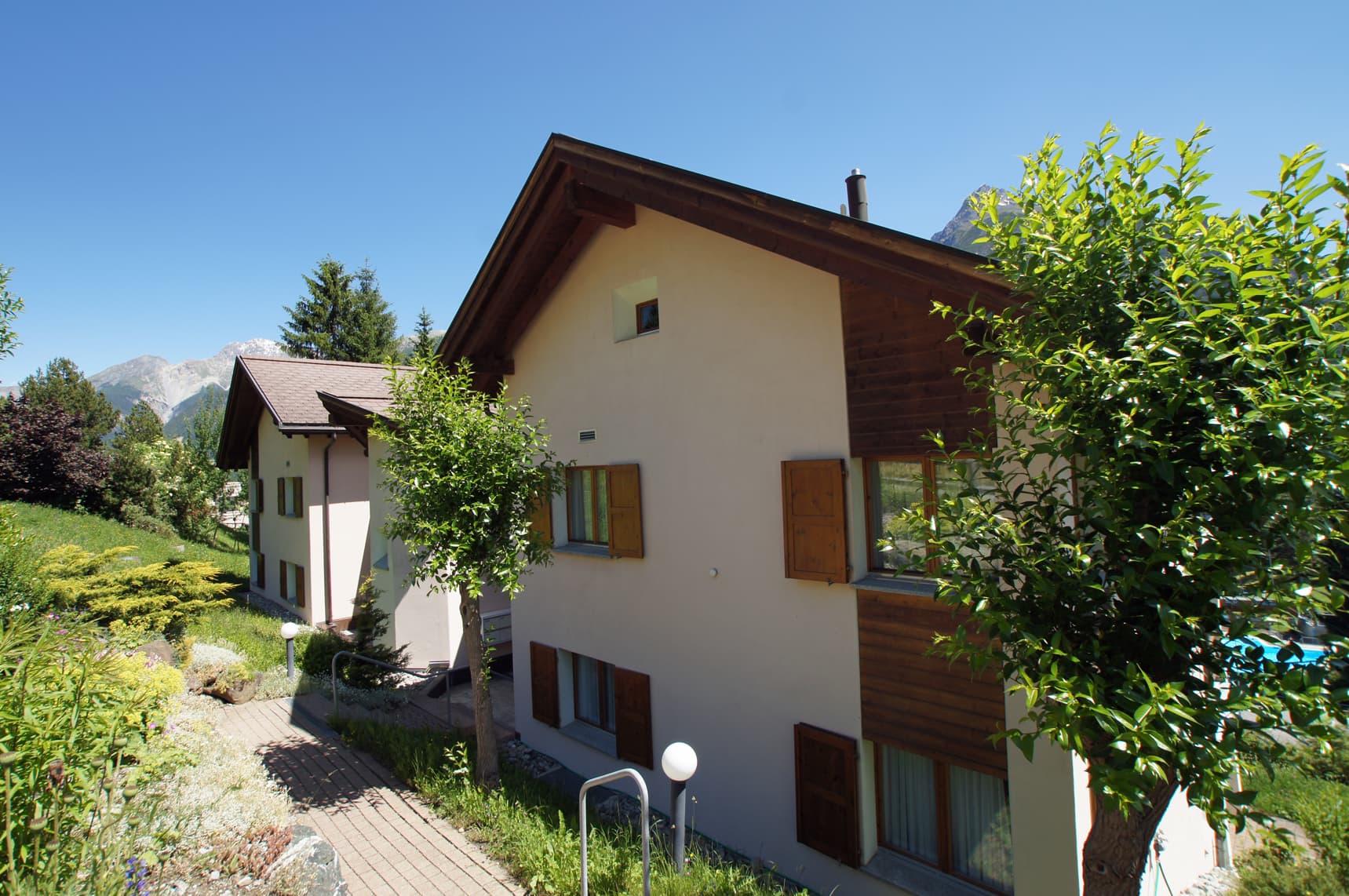 Ferienwohnung 2 1/2 Zimmerwohnung Staiger Chasa Balcun — Bild 2