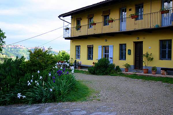 Ferienhaus in Piemont Canale Hauptbild